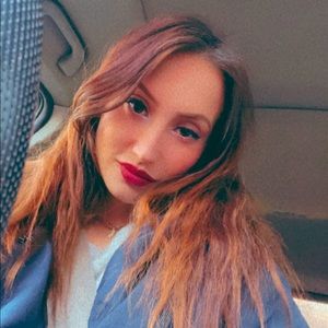 Meet your Posher, Carolina